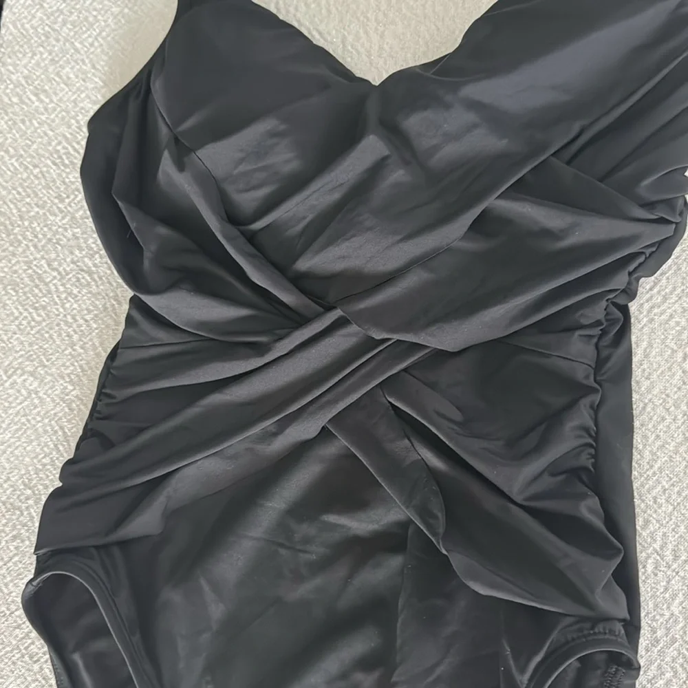 La Blanca Island Goddess Front Draped Tummy Control One Piece Swimsuit,SZ10,$125